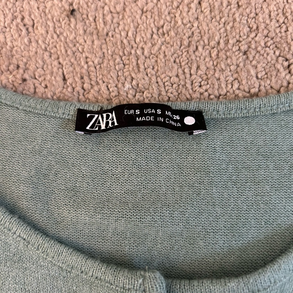 Green Cropped Cardigan - Picture 2 of 2